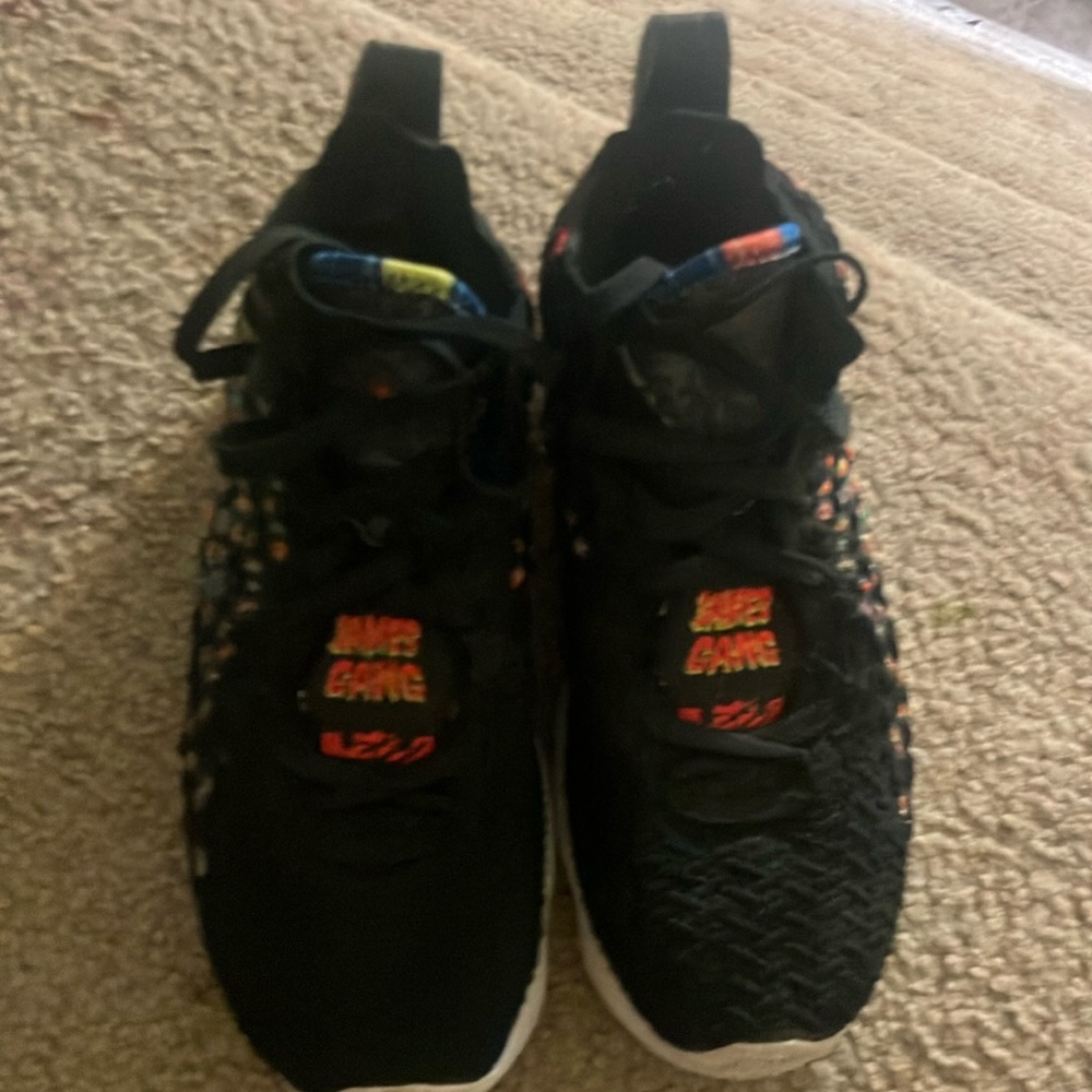 Basketball shoes Nike labron 17 James gang
